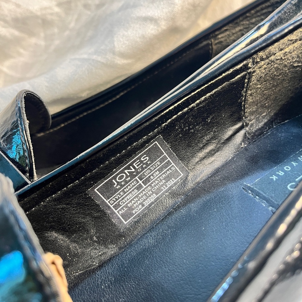 Elegant Black Patent Leather Loafers - Picture 7 of 8